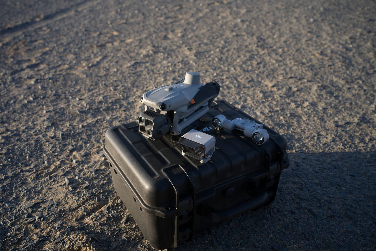 AS1 hangszóró és AL1 reflektor – hivatalos DJI-fotó