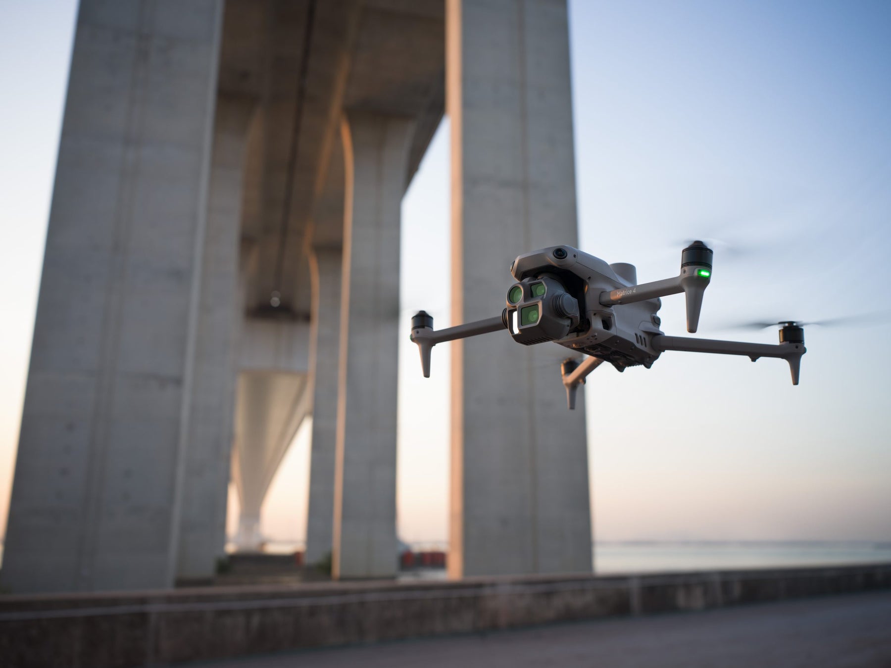 Híd- és szerkezetvizsgálat – DJI Matrice 4E (SP Plus csomag), hivatalos DJI-fotó